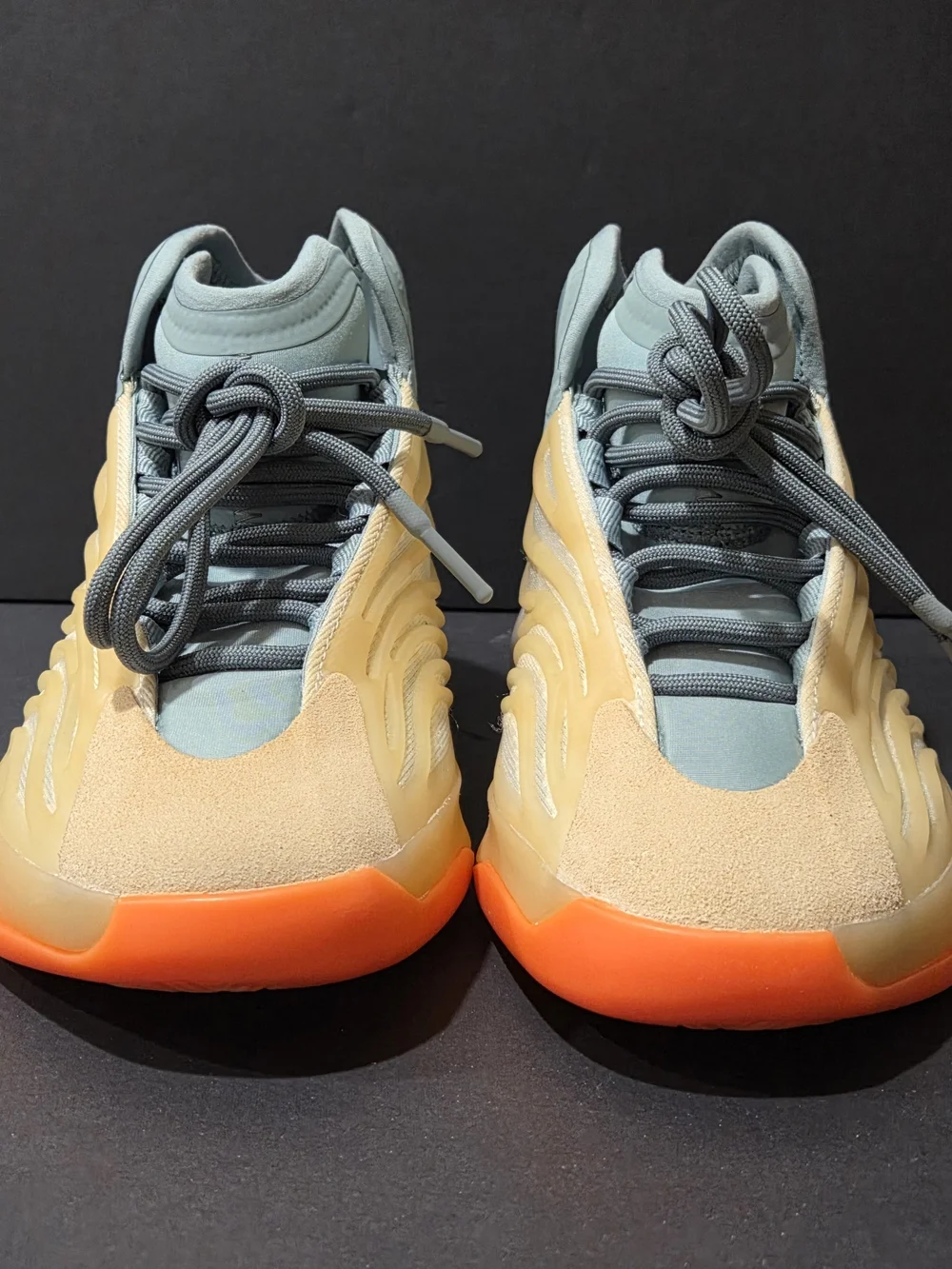 Adidas Yeezy QNTM Hi-Res Coral Size 6 Men / 7.5 Women HP6595